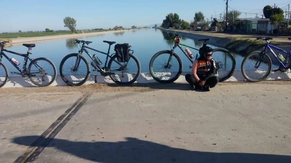 e5f560e3-5ba5-4ccd-8719-3889346df7a1 (1)