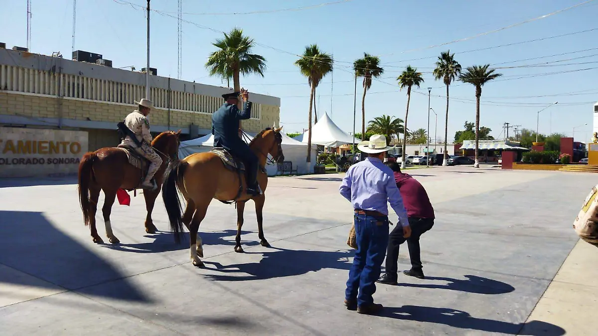 La jinetes del Ejército Mexicano representaron la llegada de Carlos G. Calles a esta frontera