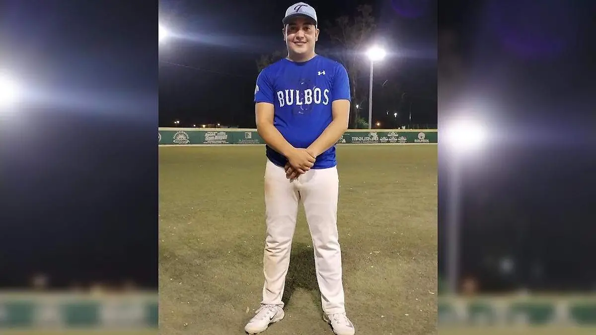 Daniel Ramírez del equipo Bulbos tiró juego sin hit ni carrera