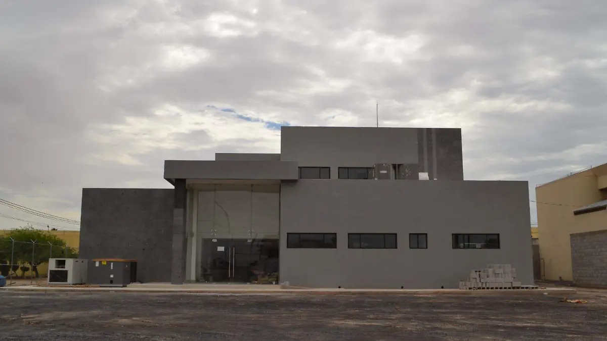 Al nuevo juzgado le están construyendo varias salas, baños, estacionamiento, bardas, están instalado sistema de refrigeración y arreglando algunas otras partes