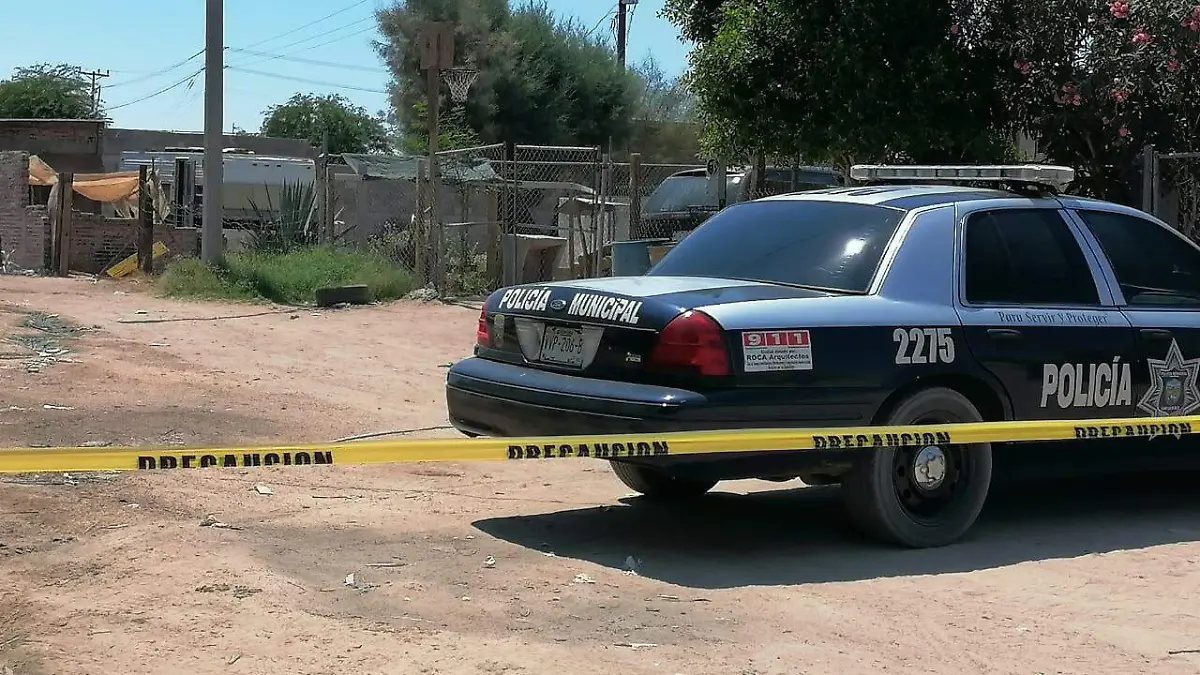 La policía localizó bajo un árbol el cuerpo sin vida de un hombre de aproximadamente 70 años, sospechando que las altas temperaturas  le provocaron la muerte