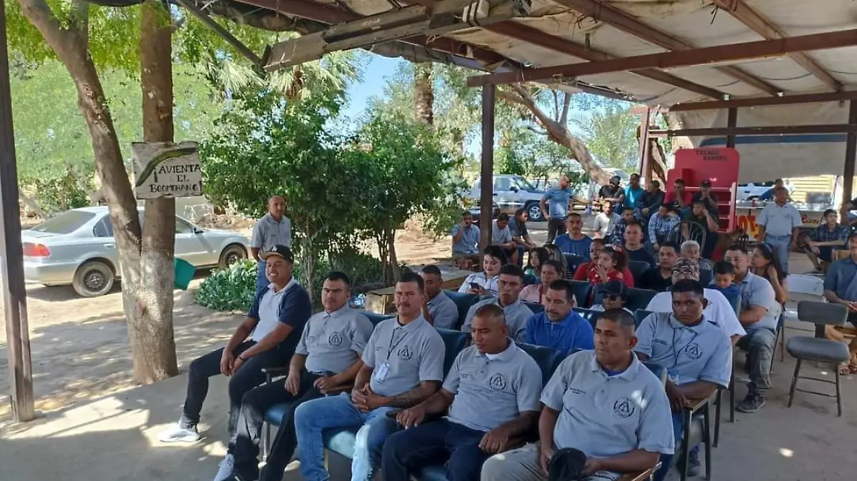 Internos de un centro de rehabilitación recibieron certificados de estudio de primaria y secundaria por parte
