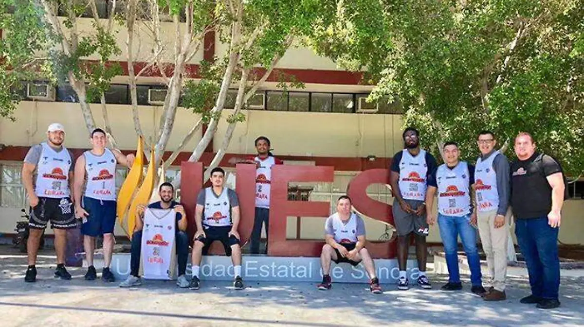 basquetbolistas UES 3