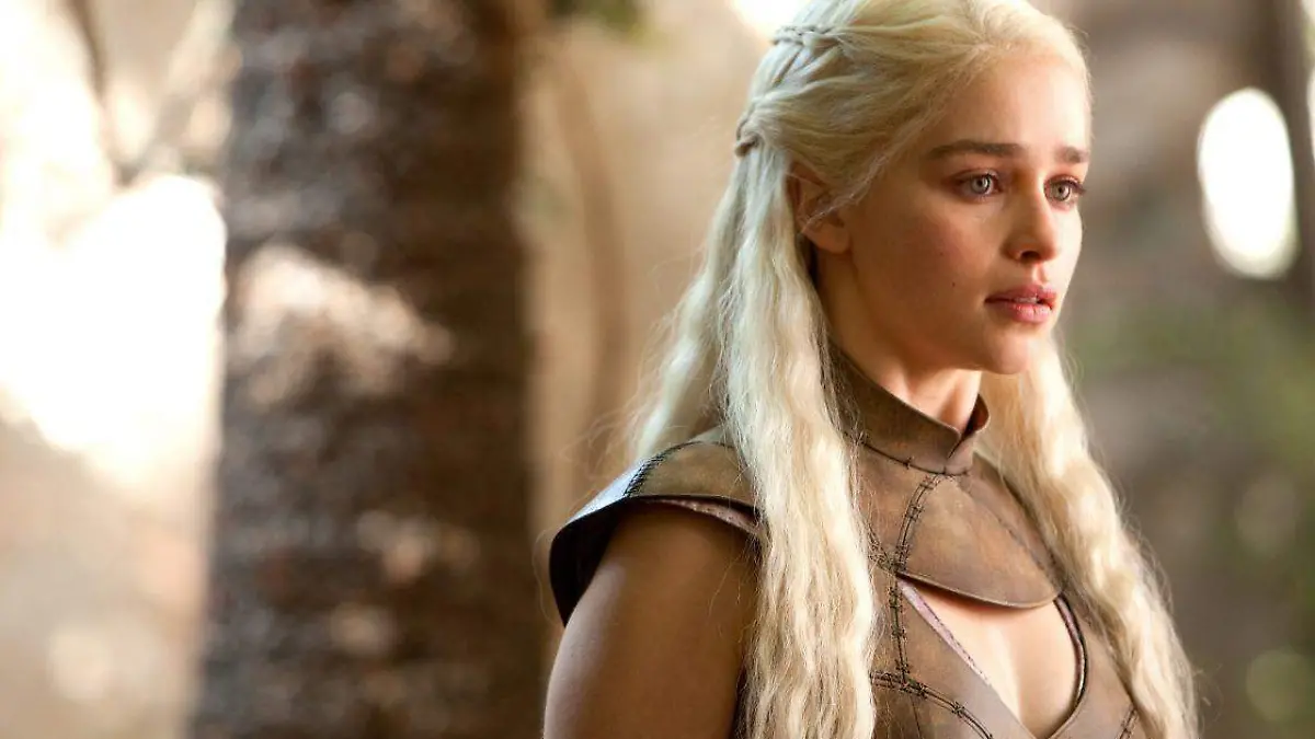 307c17fb520d113f1fd9b9e1945a79eb-700