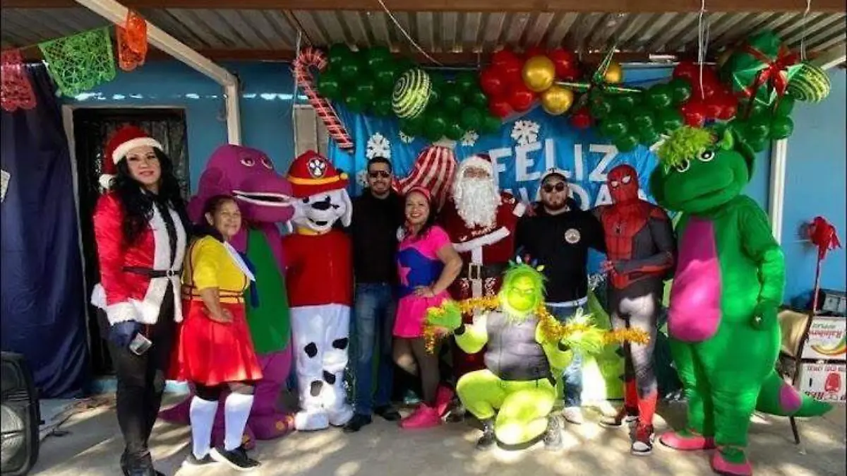 La agrupación Mil Sonrisas llevó a cabo una posada navideña para los niños y niñas de la colonia Aeropuerto 