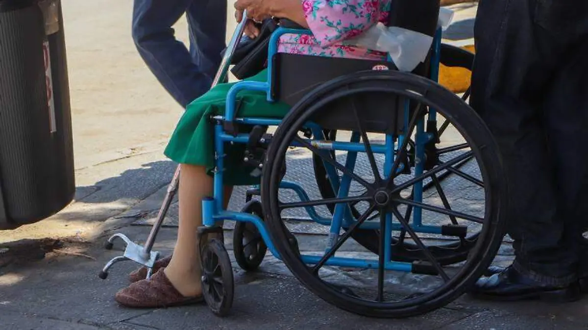 Personas con discapacidad en silla de ruedas