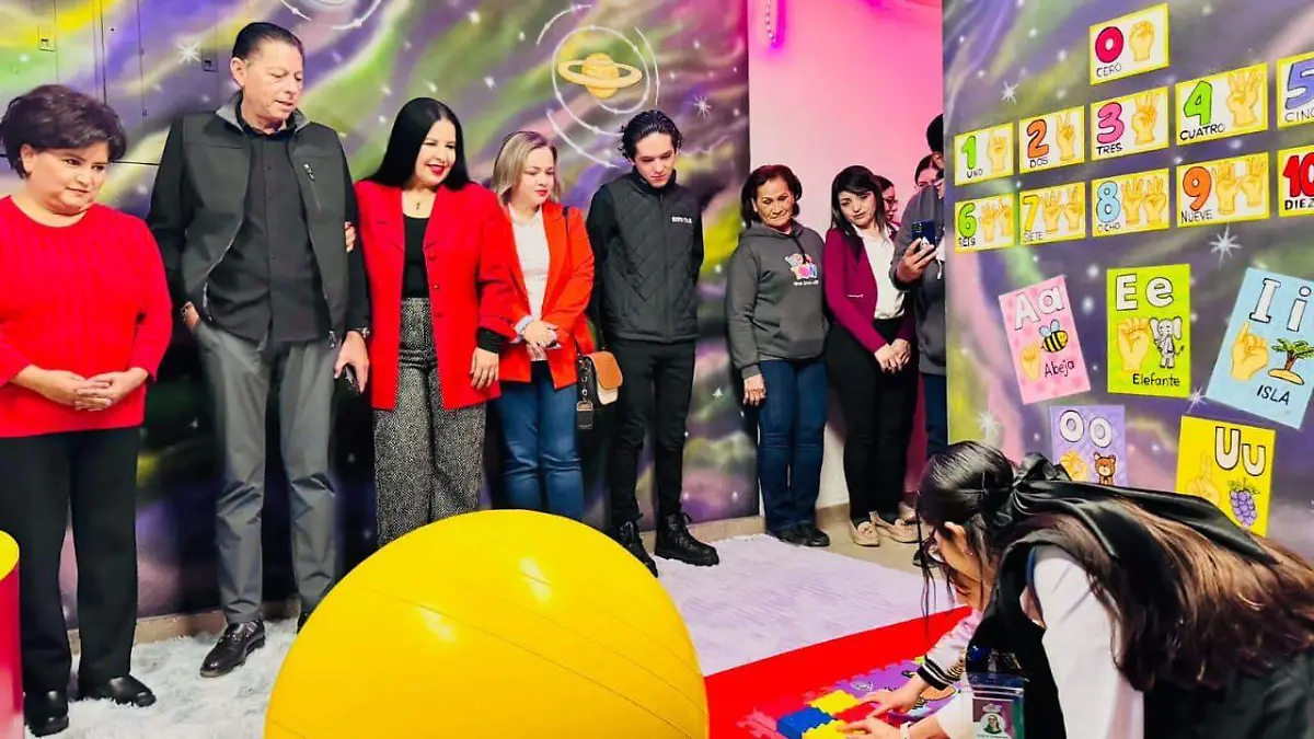 Inaugura DIF nueva cámara sensorial y área de hidroterapia (3)