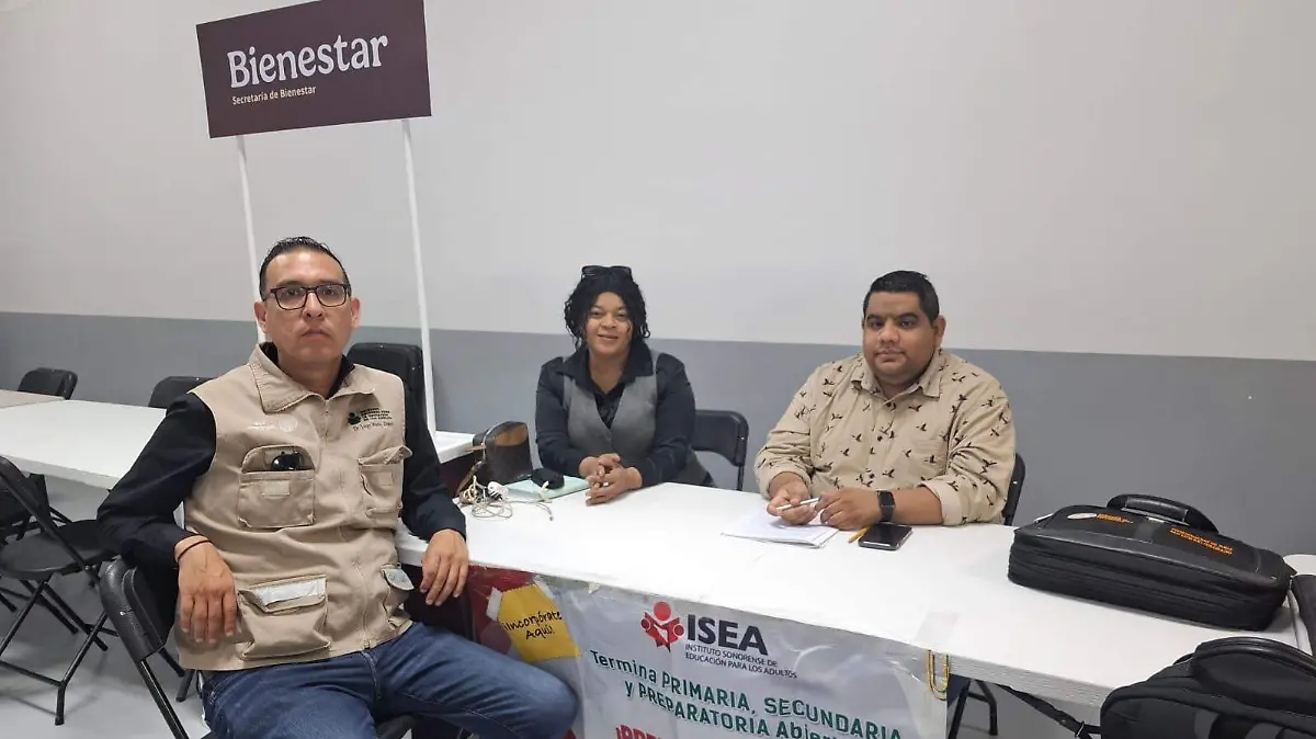 Personal del ISEA de esta ciudad ya instalaron un módulo de información en el albergue temporal para migrantes en donde este fin de semana aplicaron exámenes para certificar a los migrante (