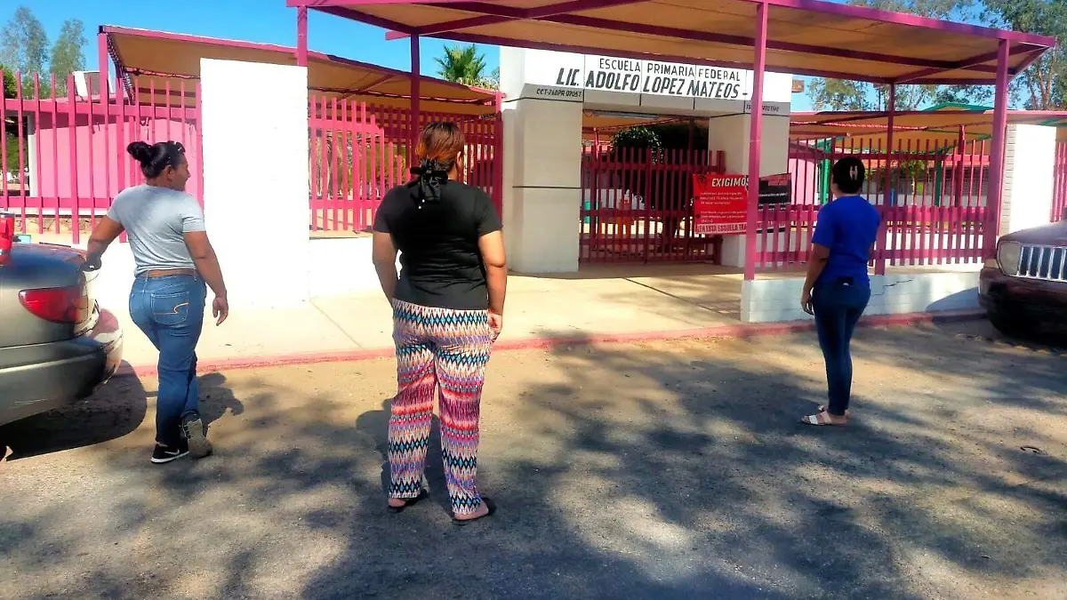 continuan en paro maestros