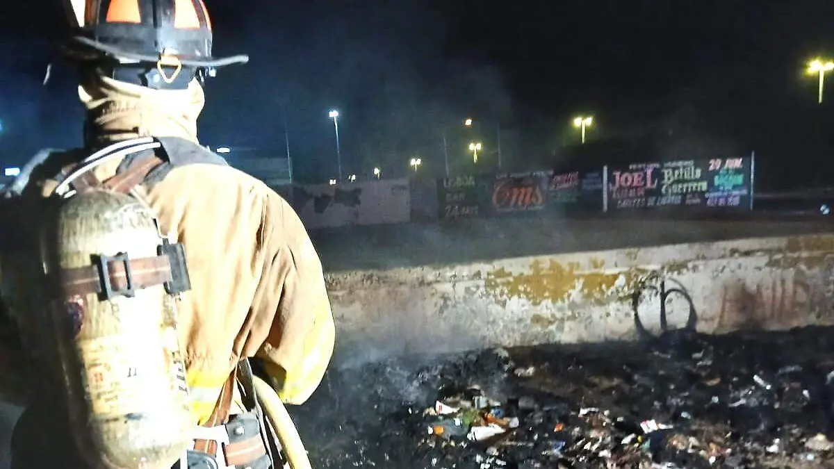 INCENDIO DE BASURA FRENTE A GASERA