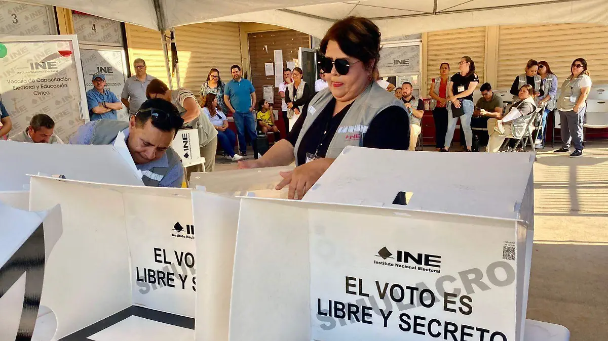 El INE cuenta con un simulador de la votación del primero de junio, para las personas que no sepan cómo votar. (1)
