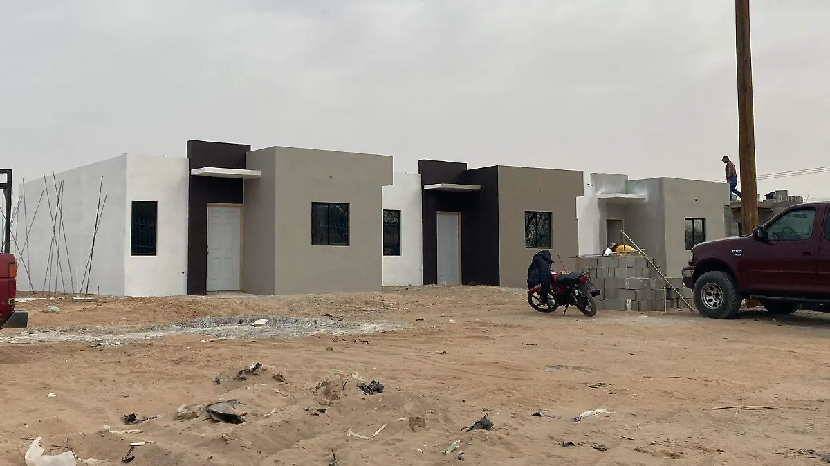 Construcción de vivienda en SLRC Infonavit (2)