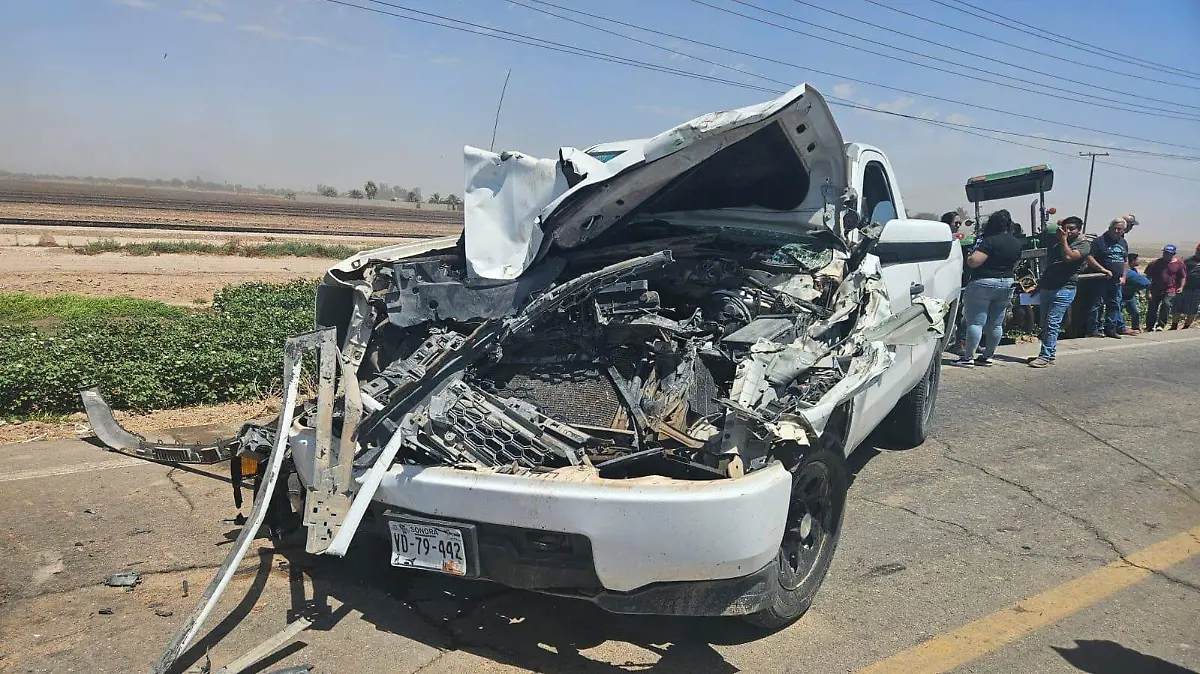 Choca carretera a Riito