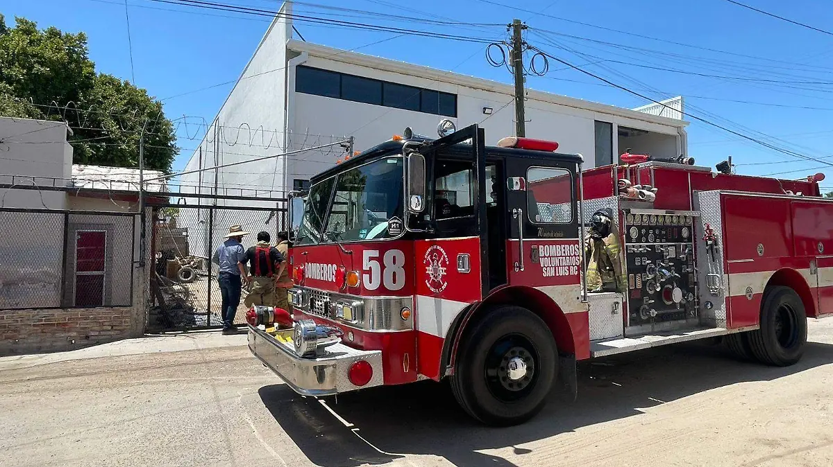 incendio de basura en una obra