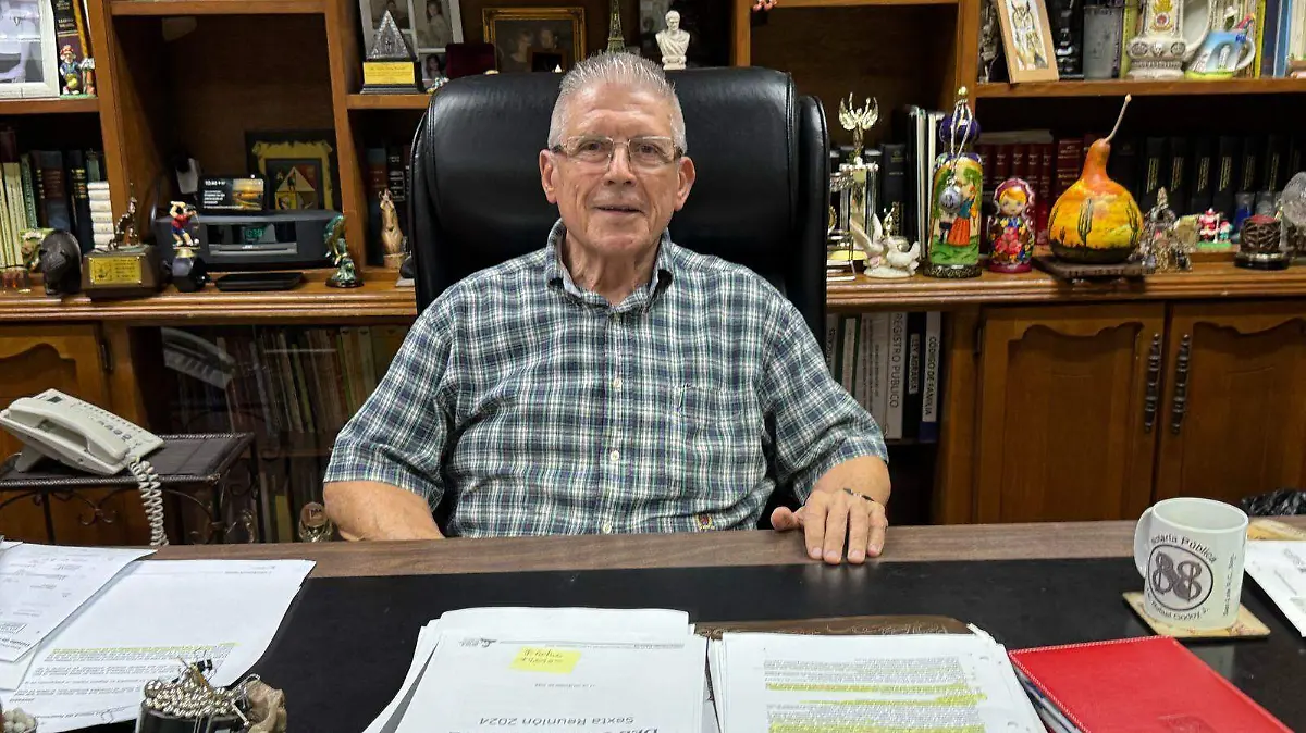 Rafael Godoy 60 años de experiencia como abogado y notario (3)