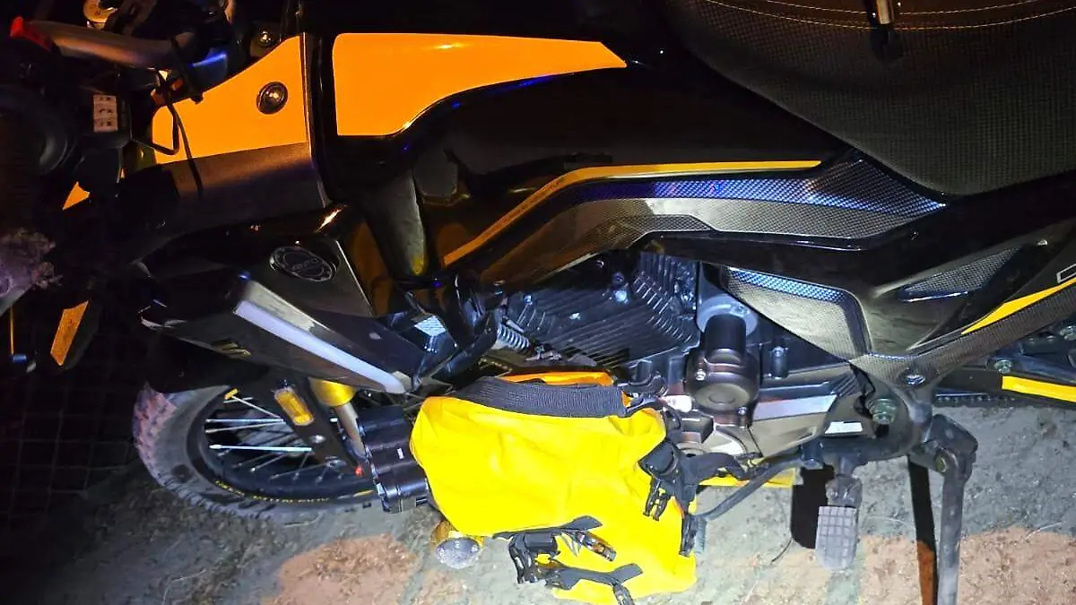 Motociclista lesionado al chocar