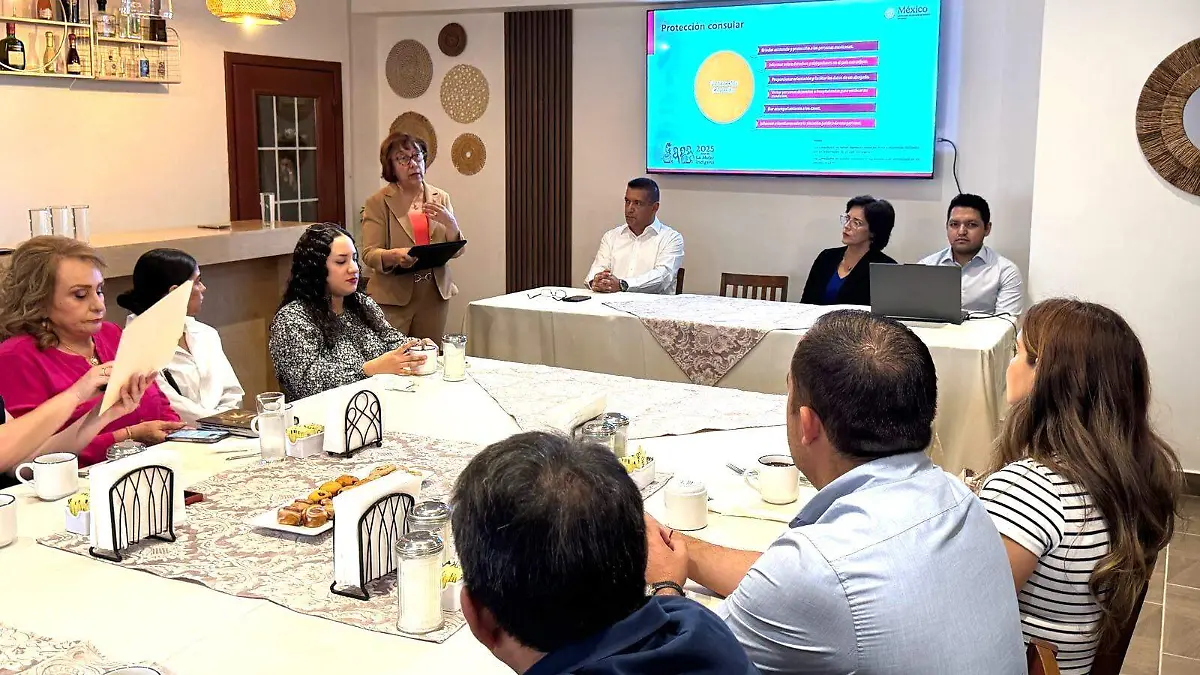 cónsul de México en Yuma acerca de protección a migrantes vf (1)