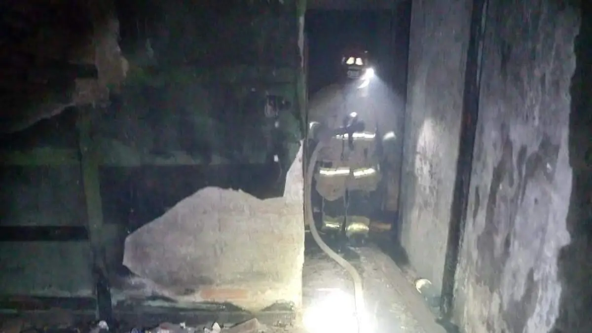 Incendio en cuartería abandonada