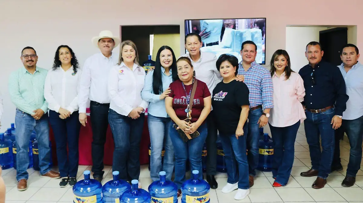 Suman 205 familias beneficiadas con el programa agua (2)