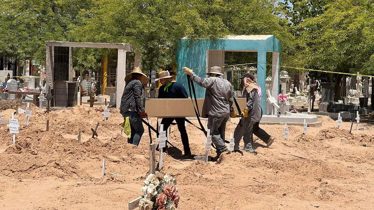 118 sepultados en el panteón