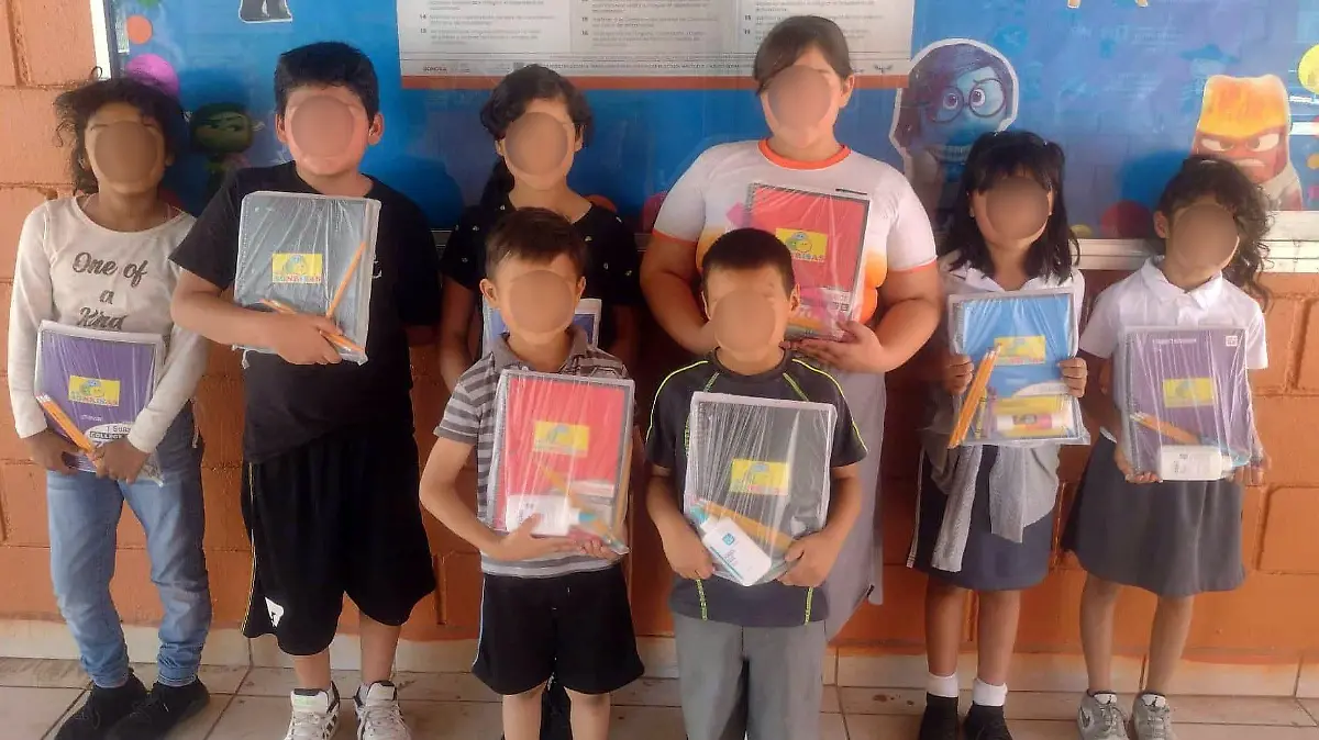 reparten utils escolares (3)