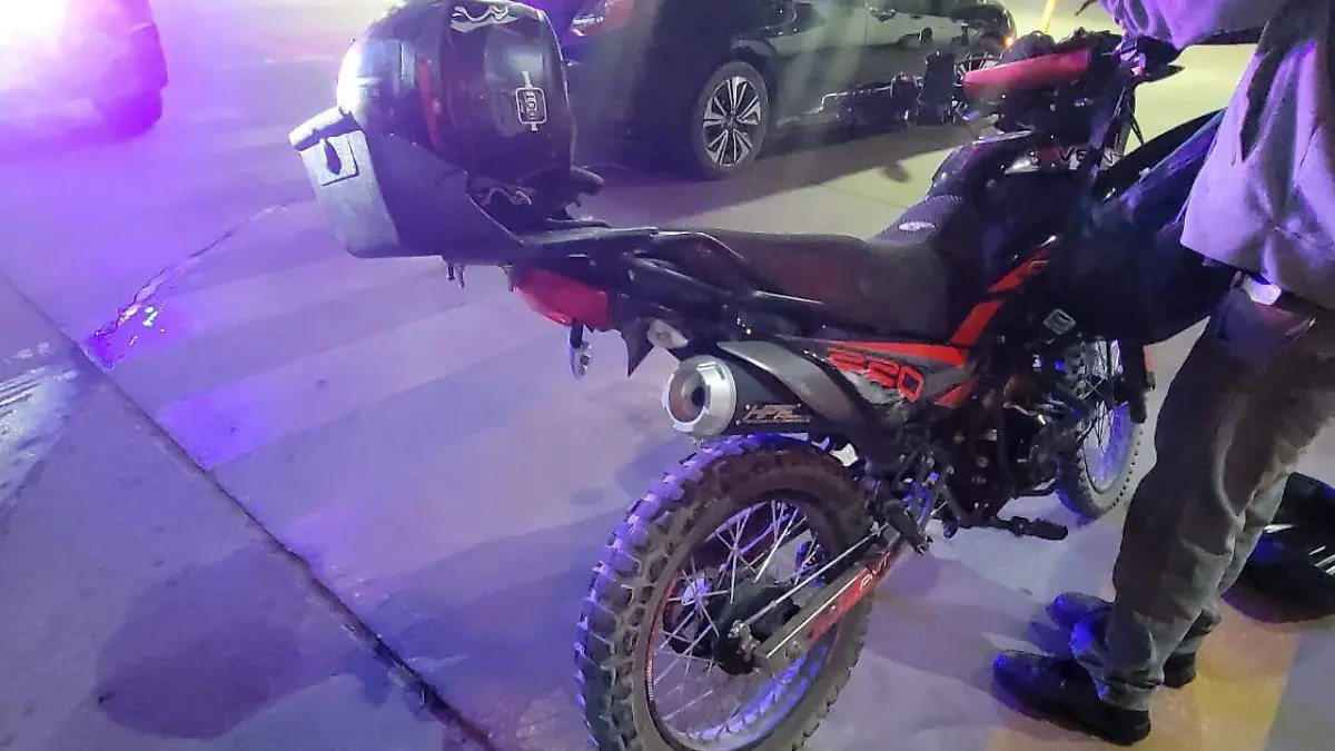 Arrollan moto en crucero