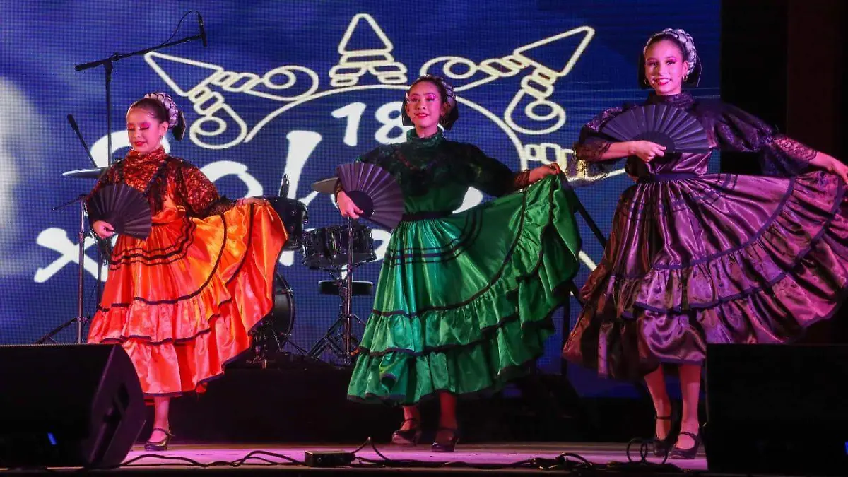Compañía de Danza Folklórica Sol Azteca