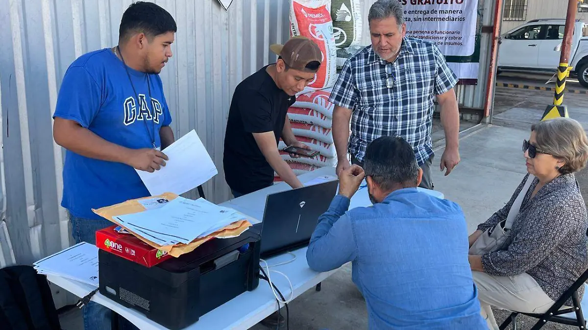 Comienza la entrega del fertilizante del bienestar (3)