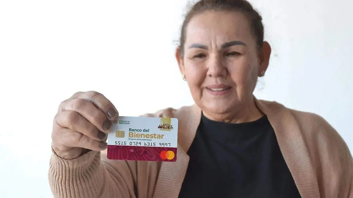 inicia pago de pension a mujeres bienestar (3)