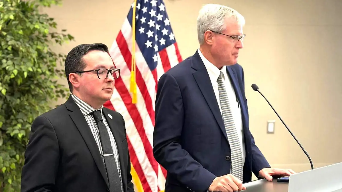 Reunión en Arizona por avances de la aduana (3)