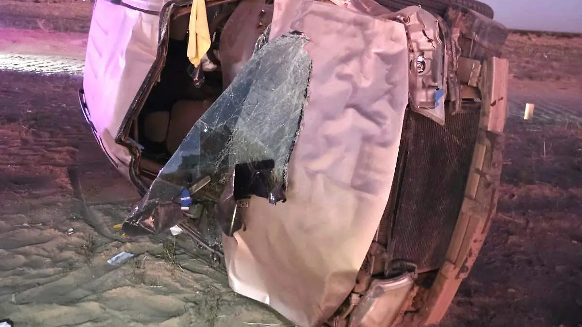 Niños lesionados al volcar en El Ovalo