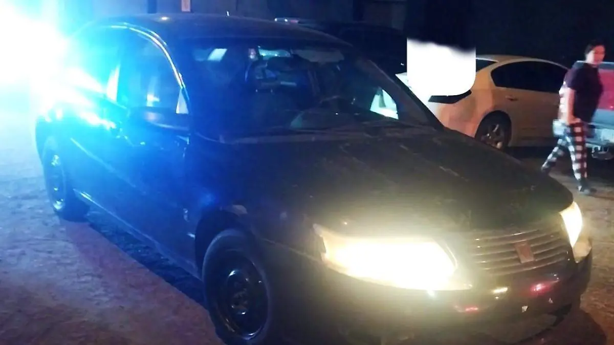 Motociclista lesionado al chocar contra auto