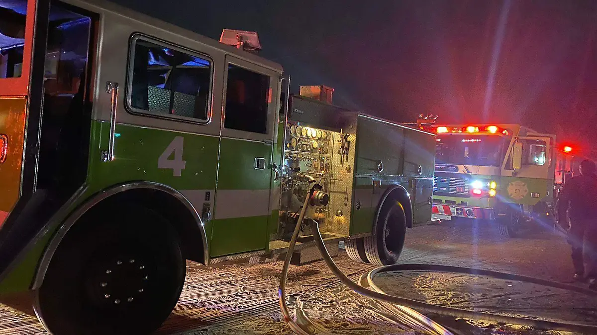 Indigentes provocan incendio en casa abandonada