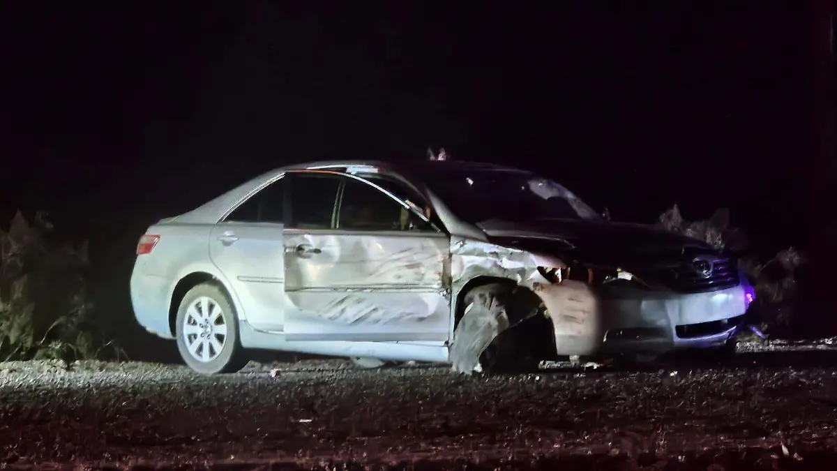 Huye conductor que provocó choque con saldo de 4 lesionados