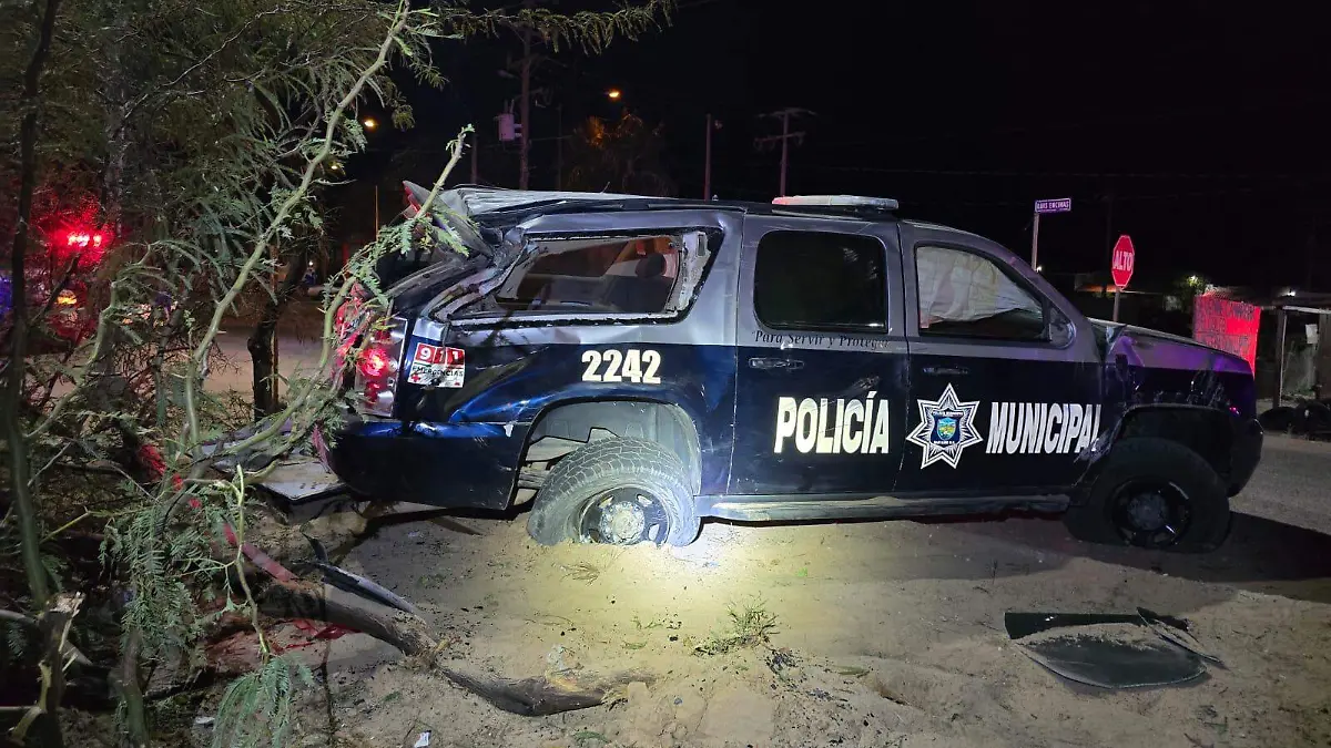vuelca patrulla tras chocar en el Golfo