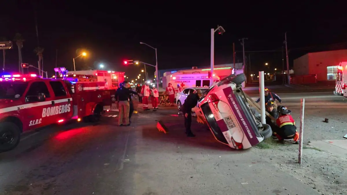 Recate de taxista que volcó