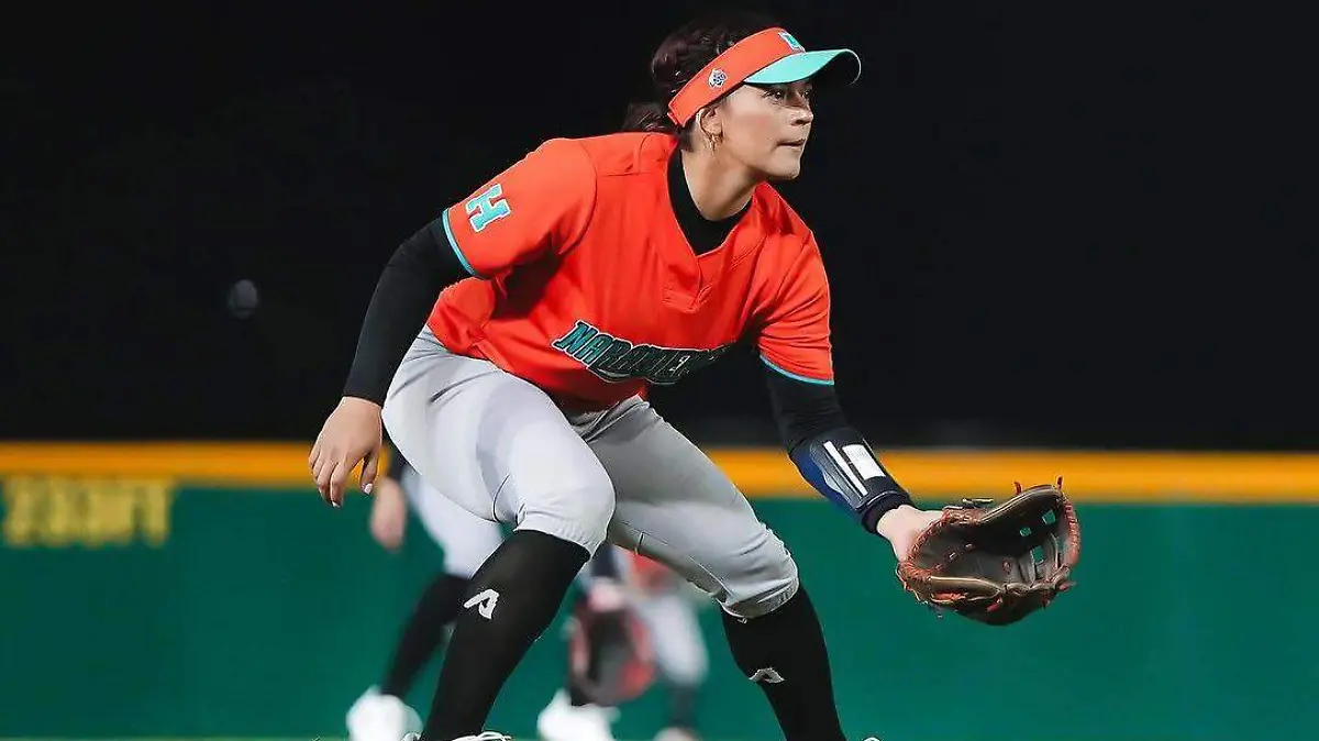 Aylin Gutierrez retoma actividad con Naranjeros (9)