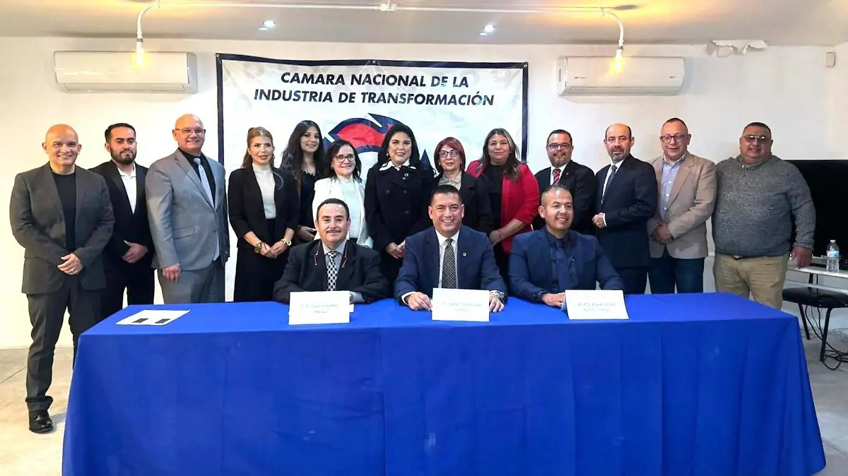 Relijen a presidente de Canacintra (3)