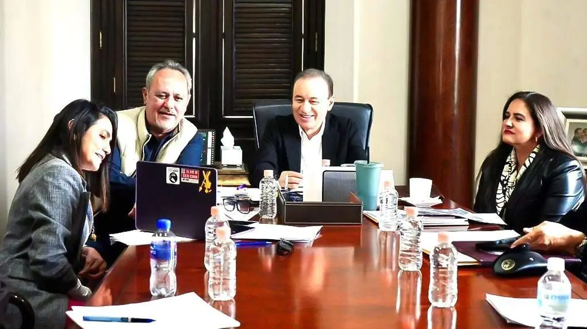 Reunion gobernador pescadores  (2)