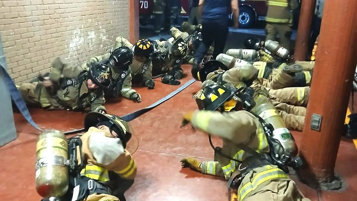 capacitan bomberos sobre supervivencia