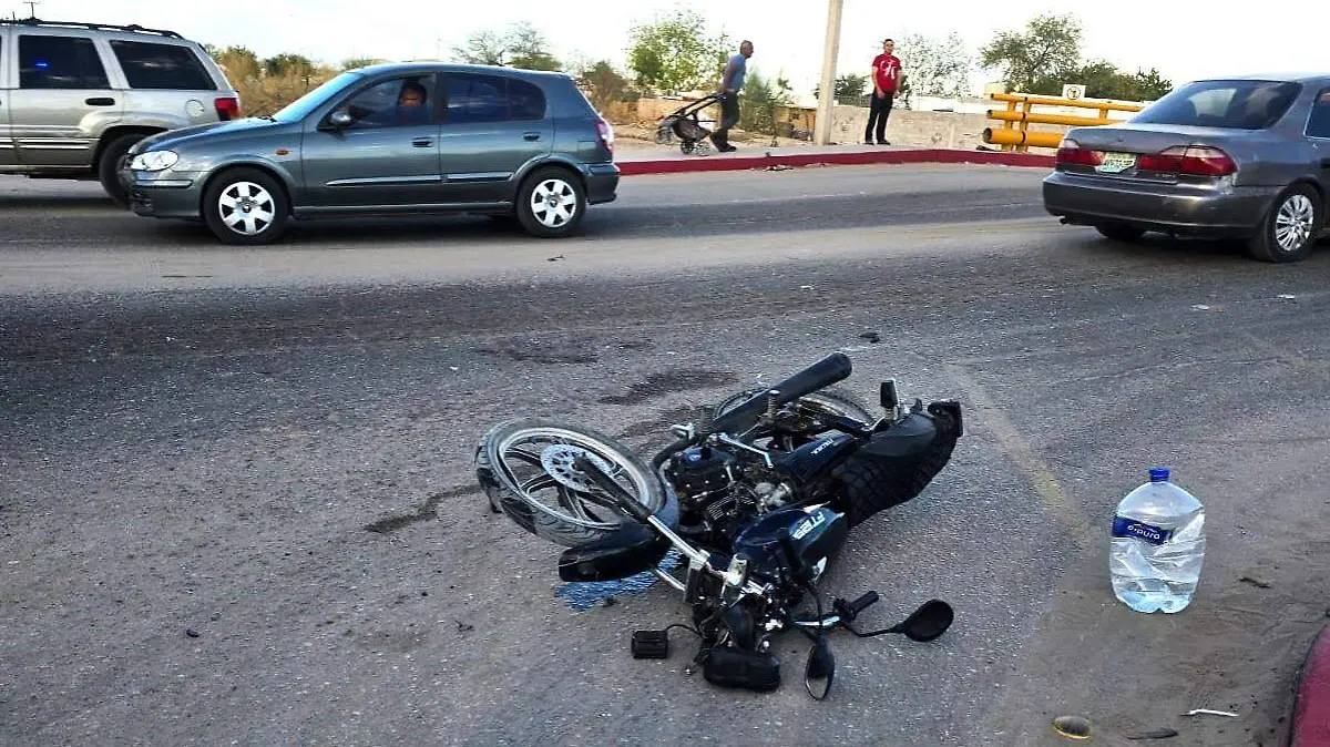 Lesionanados motociclista y automovilista