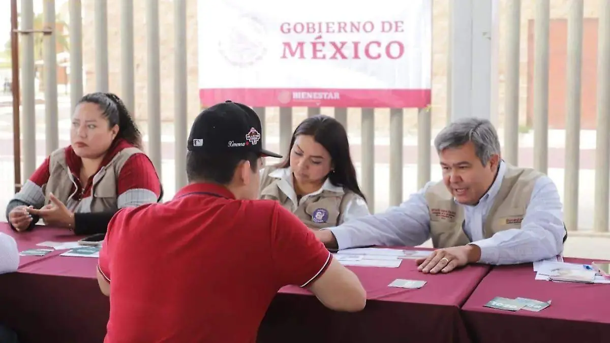 Recomiendan estar alertas a beneficiarios de bienestar (3)