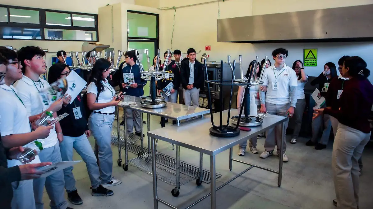 UT organiza feria educativa (3)