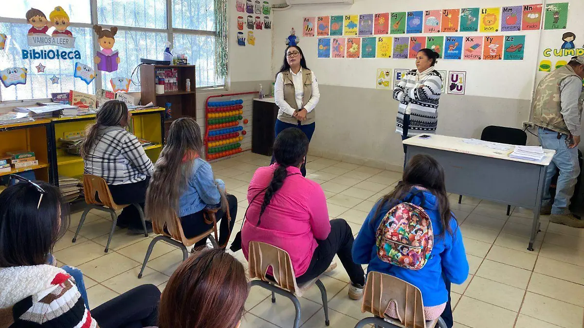 se beneficia a SL con la escuela es nuestra (3)