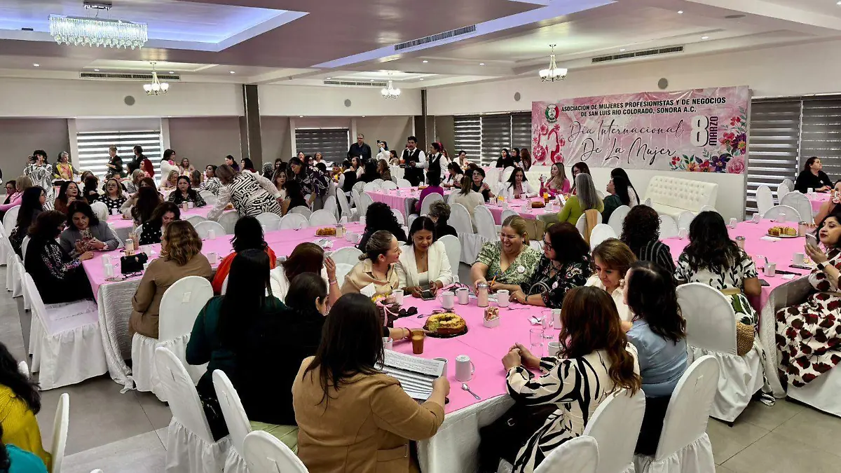 desayuno mujeres profecionistas VF (7)