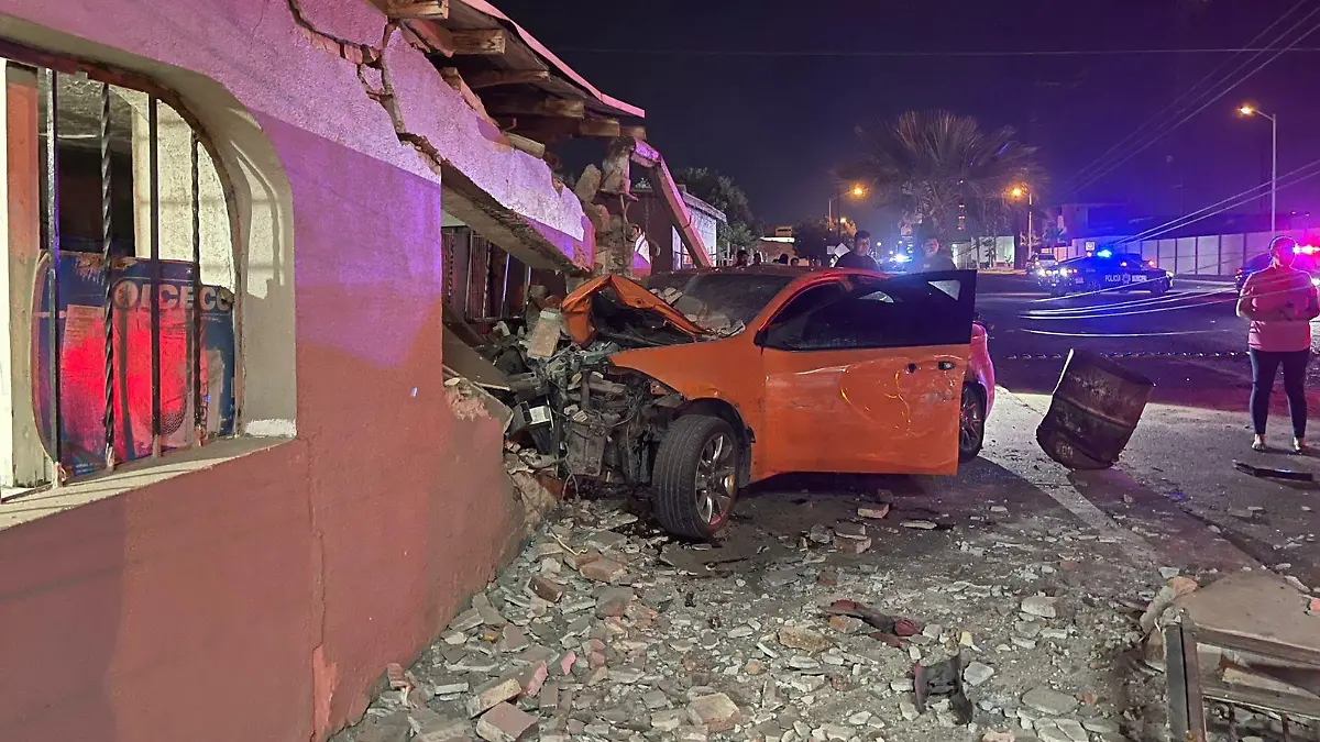 Se incrustó en un domicilio veloz automovilista