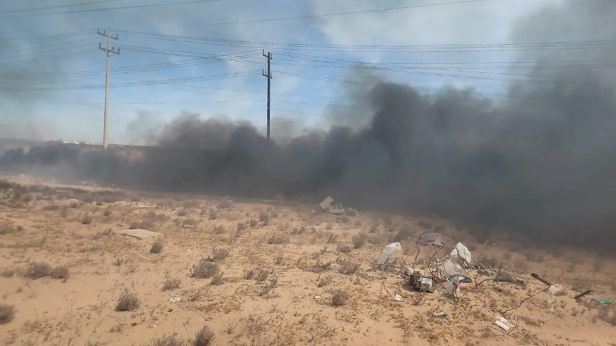 Fuerte incendio en basurero clandestino fue apagado