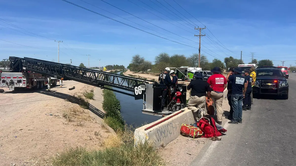 Sigue búsqueda del ciclista que cayó al canal