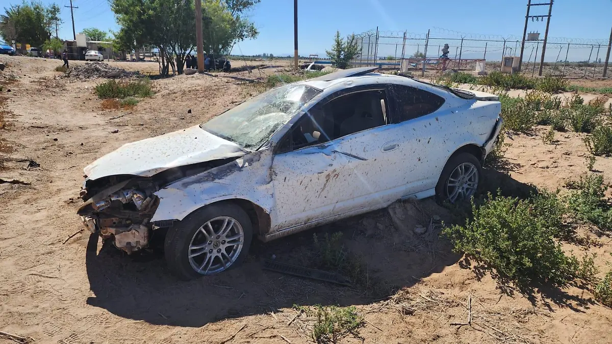 vecino de La Bolsa lesionado al volcar a causa de choque