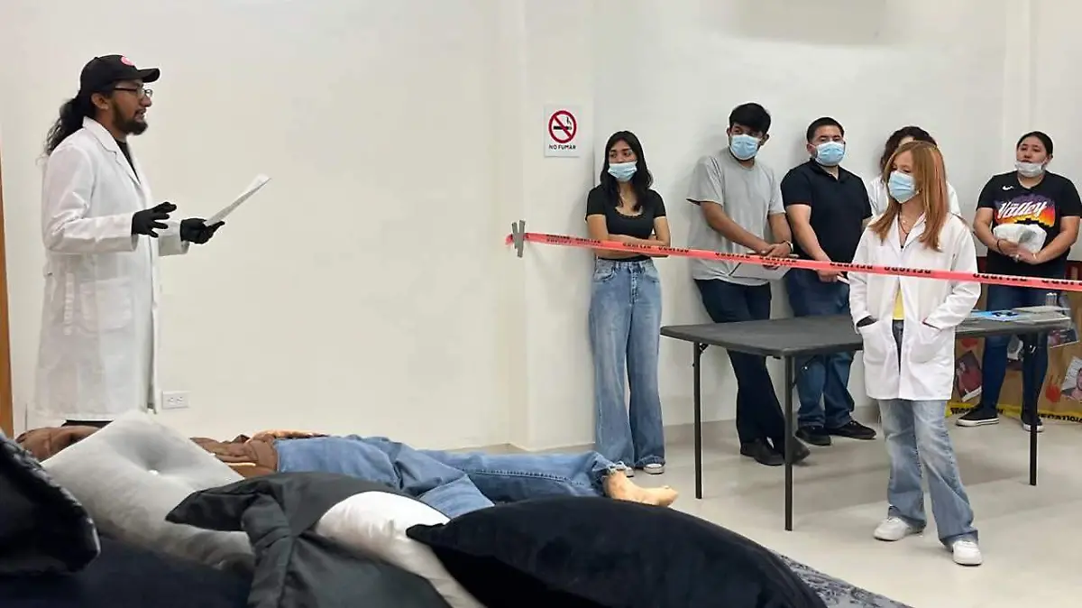 Estudiantes de Criminología realizan práctica de campo (3)
